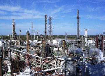  Some Iran refineries and petchems report production decline in last year